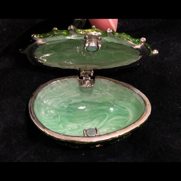 Precious lizard. - Picture 7 of 8